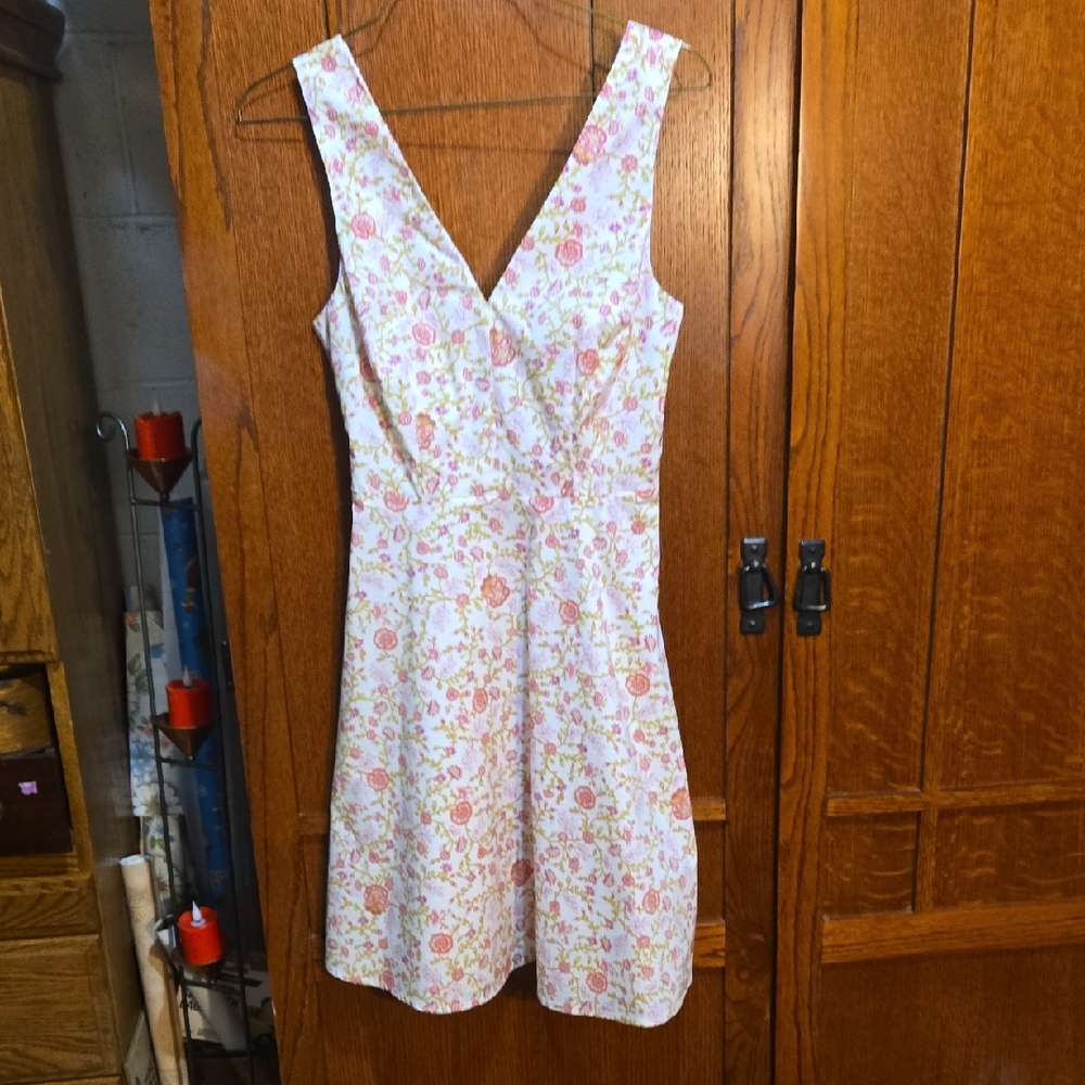 NWOT, Size 0 Victorias Secret V-neck Dress